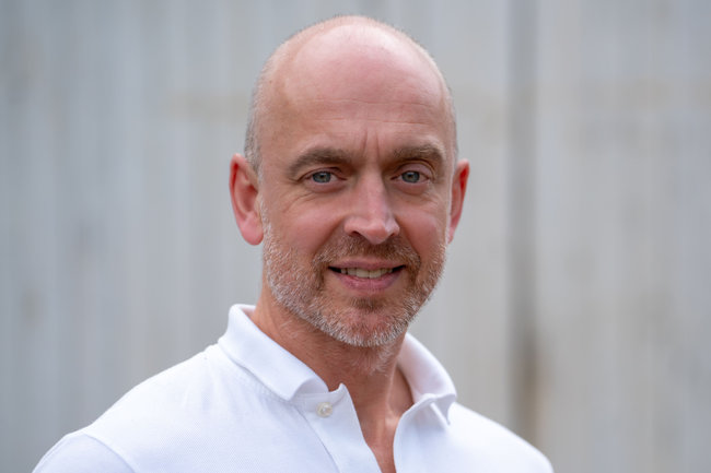Arriv&eacute; en 2023 comme Directeur Achats, Laurent Schatz a d&eacute;j&agrave; pilot&eacute; plusieurs initiatives li&eacute;es &agrave; la tra&ccedil;abilit&eacute;, &agrave; la durabilit&eacute; des approvisionnements et &agrave; la transformation des fili&egrave;res.<br>
                              Cr&eacute;dit photo : Les Laboratoires Expanscience.