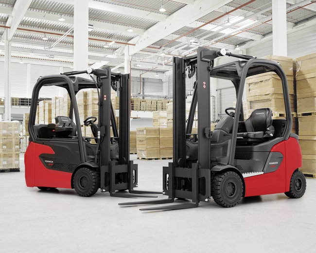 La s&eacute;rie Ei compl&egrave;te d&eacute;sormais l'offre &eacute;lectrique de Fenwick-Linde aux c&ocirc;t&eacute;s de la s&eacute;rie Xi lanc&eacute;e fin 2024.<br>
          Cr&eacute;dit photo : Fenwick-Linde.
