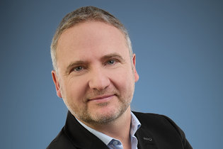 BOWE SYSTEC nomme St&eacute;phane Eliasu Directeur des Op&eacute;rations Commerciales