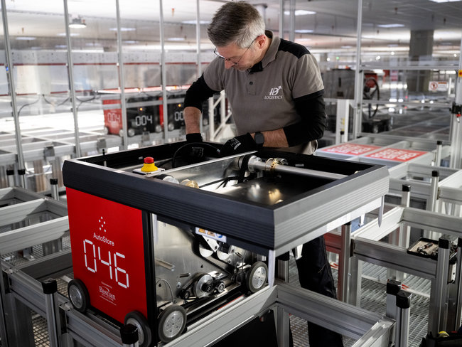 Op&eacute;rationnel depuis fin 2025, le site de 41 000 m&sup2; accompagne le d&eacute;veloppement des activit&eacute;s BtoB de PUMA en France. Son organisation adapte la pr&eacute;paration au niveau de priorit&eacute; des commandes.<br>
  Cr&eacute;dit  : ID Logistics.