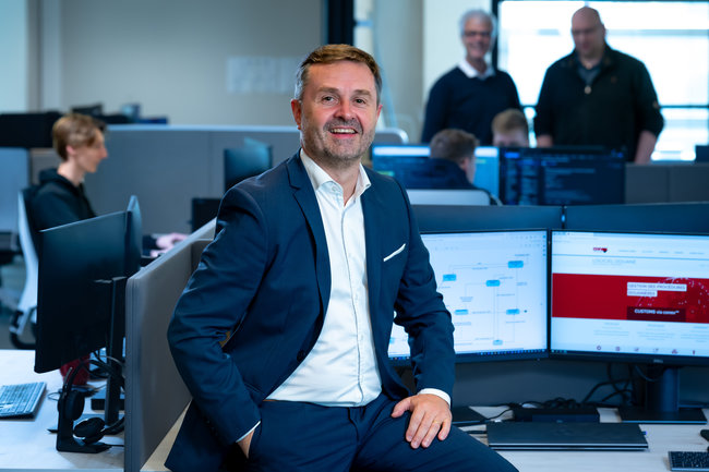 Depuis 40 ans, lentreprise dveloppe des outils numriques de pointe pour accompagner les importateurs, exportateurs, transporteurs et reprsentants en douane enregistrs dans la gestion et lautomatisation de leurs flux. 