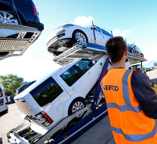 "Les évolutions du marché automobile sont passionnantes. De l'adoption plus généralisée des véhicules électriques aux voitures autonomes et au transport en tant que service, nous pouvons être sûrs que nos routes en 2040 seront très différentes de nos routes actuelles"