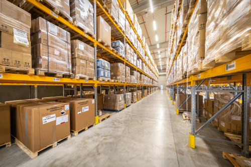 Provost vous propose une large gamme de rayonnages ergonomiques et fonctionnels pour optimiser le rangement et le stockage dans vos locaux.